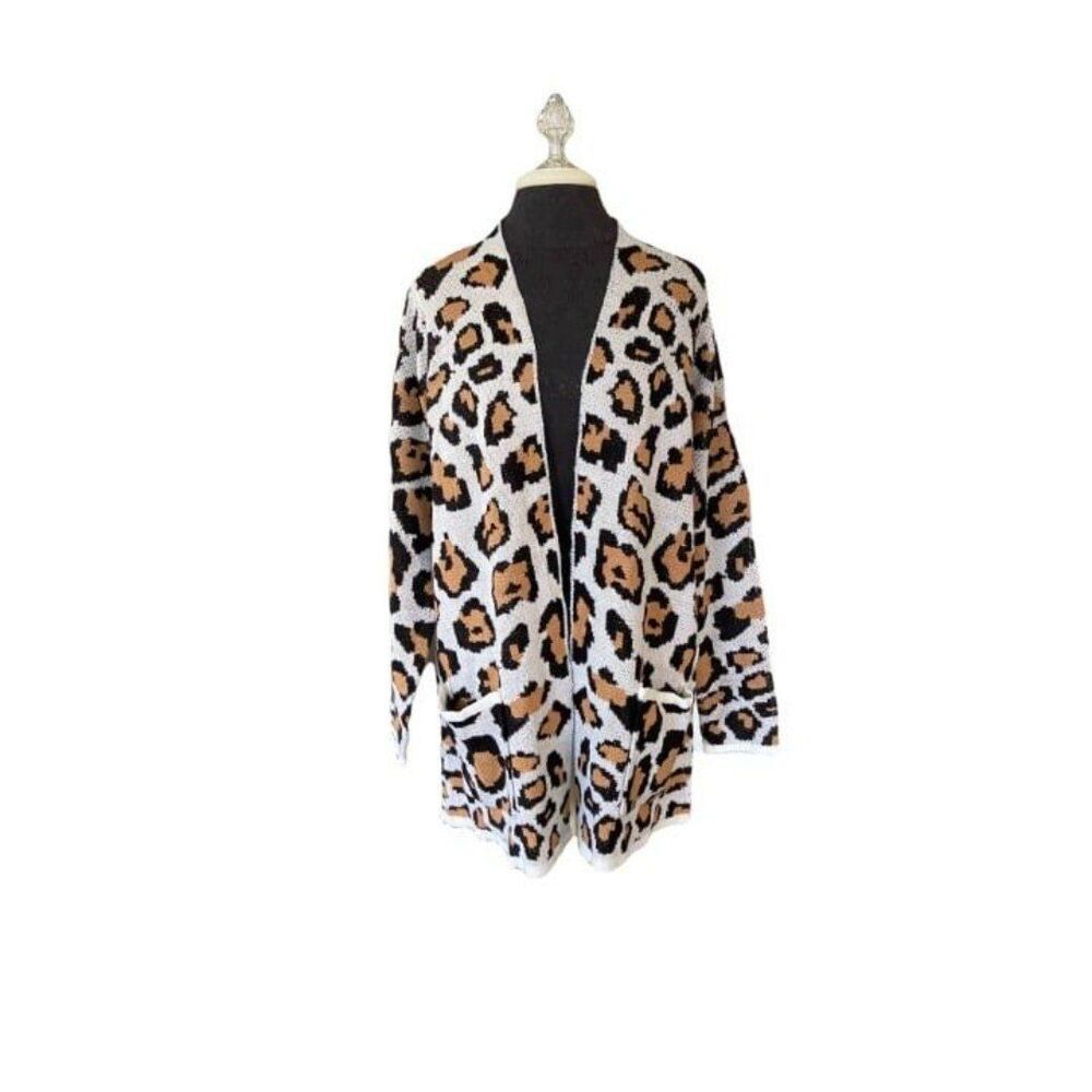 alisou audrews Animal Print Sweater (Size Large)